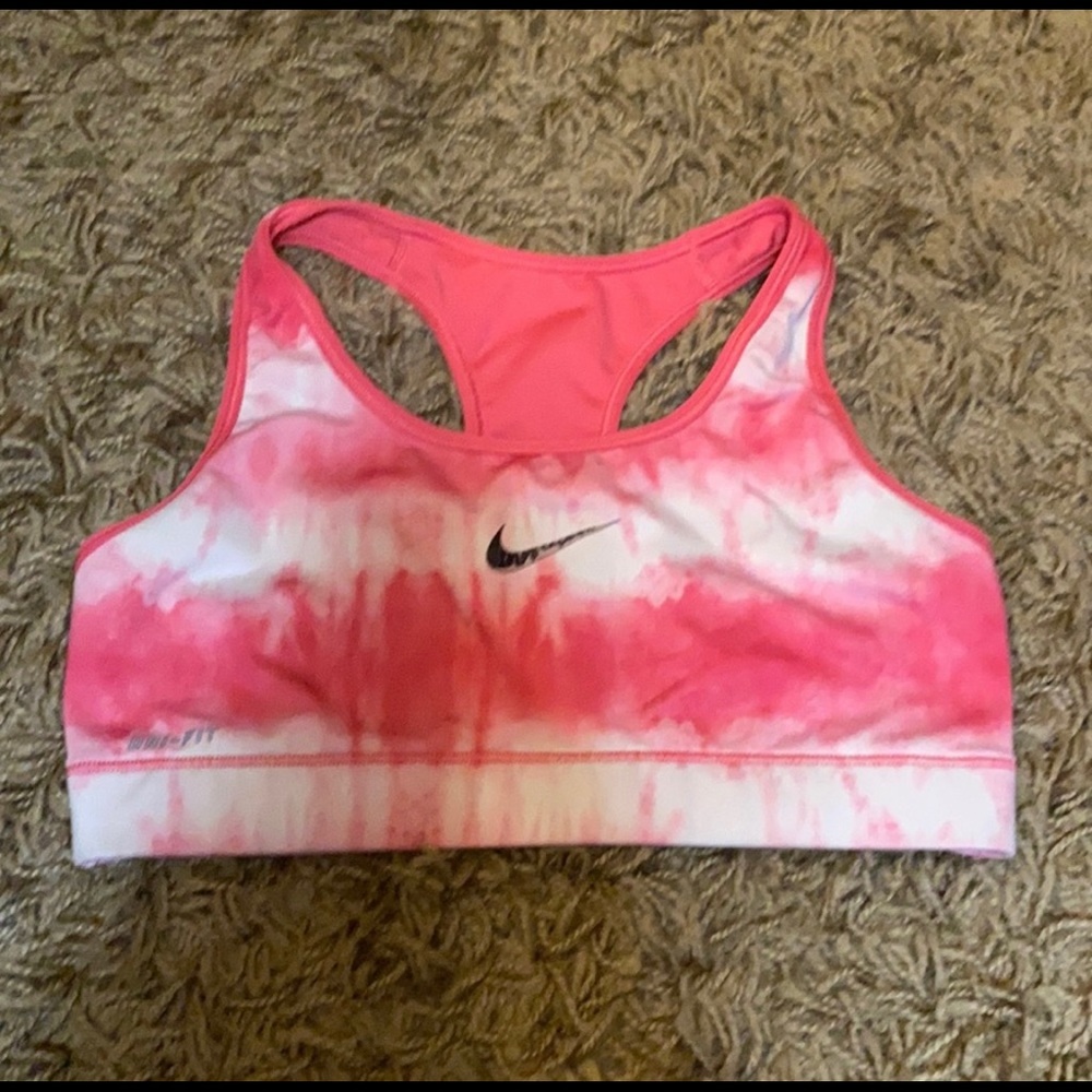 NIKE SPORTS BRA medium in good condition!